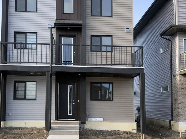 940 19th Ave NW, Edmonton, AB T6T 2K8