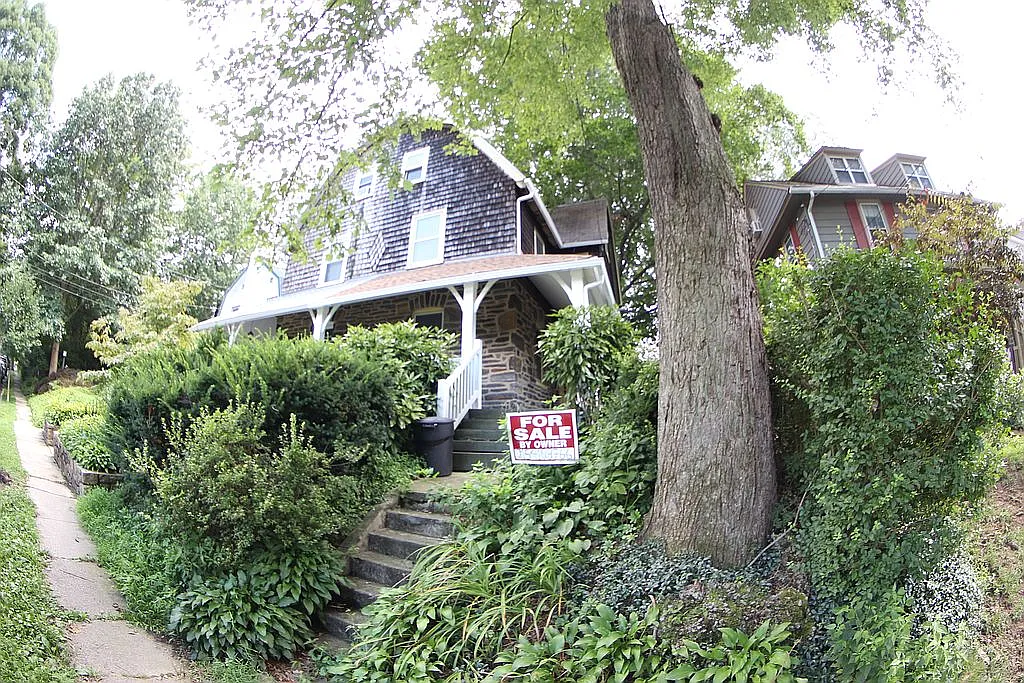 122 Merion Ave photo 1