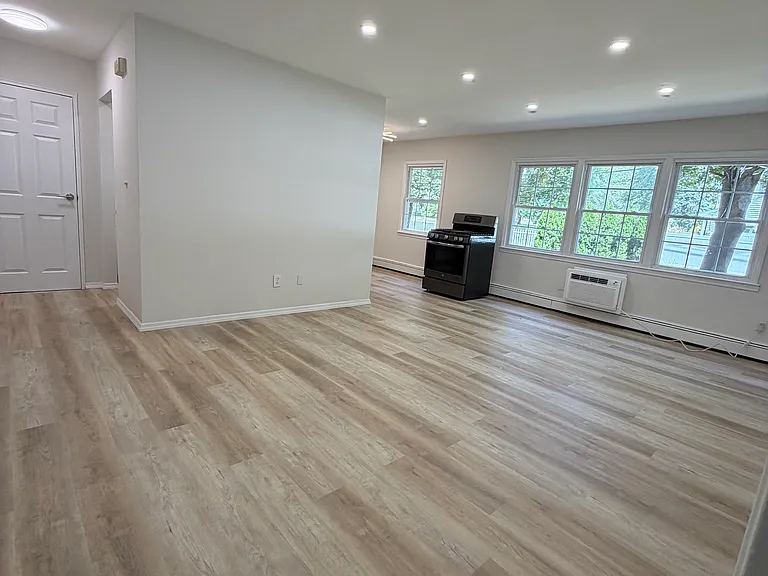 48 Stonehurst Blvd #C — Photo 13