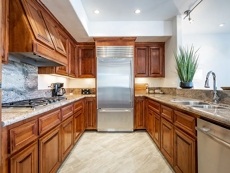 109 W Montecito Way W — Photo 2
