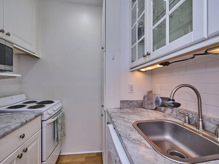 458 Beacon St #1 — Photo 8