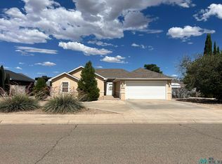 907 Saunders Dr, Roswell, NM 88201