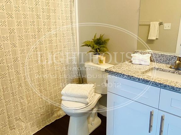 5th image of 322 W Inskip Dr