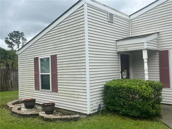 201 Putters Ln, Slidell, LA 70460