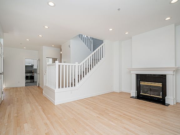 2nd image of 2879 Yukon St