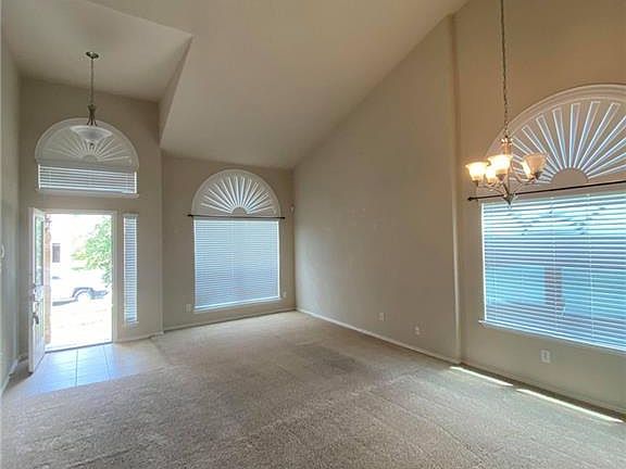 3rd image of 2409 Black Orchid Dr