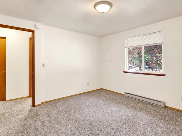 Cedarbrook, 1014 23rd St APT 3, Bellingham, WA 98225