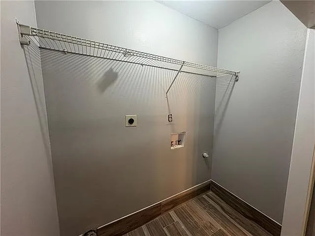 9012 Amour Dr — Photo 4