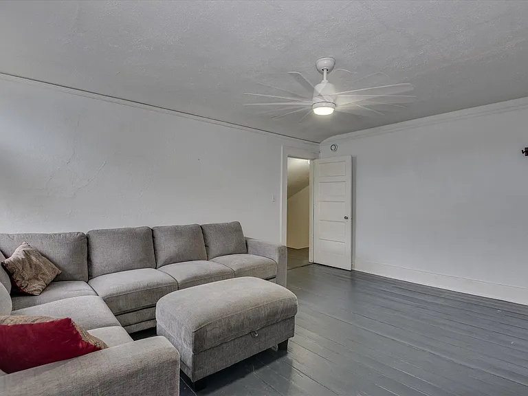 978 Heard Ave — Photo 17