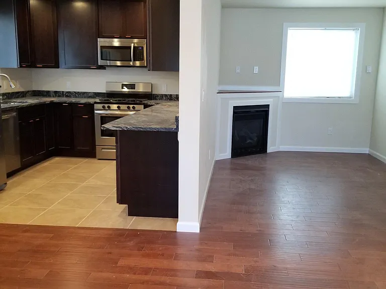 5802 Roosevelt Way NE — Photo 7