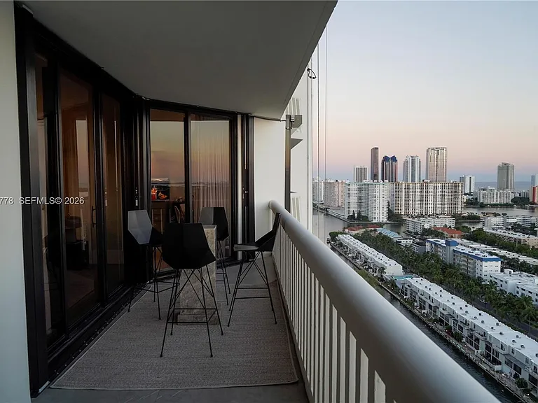 2000 Island Blvd #2404 — Photo 39