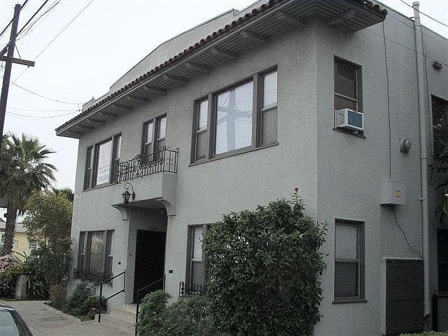 1st image of 1622 1/2 E 4th St