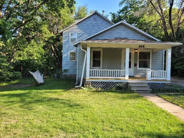 609 W 6th St, Newton, KS 67114