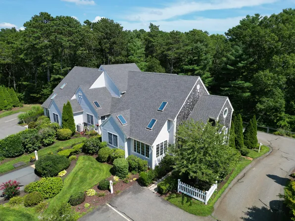 68 Gold Leaf Lane, Mashpee, MA 02649