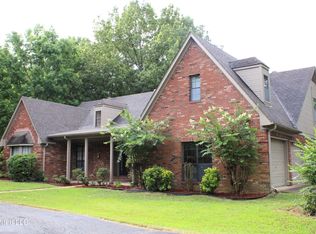 1585 Church Rd W, Horn Lake, MS 38637