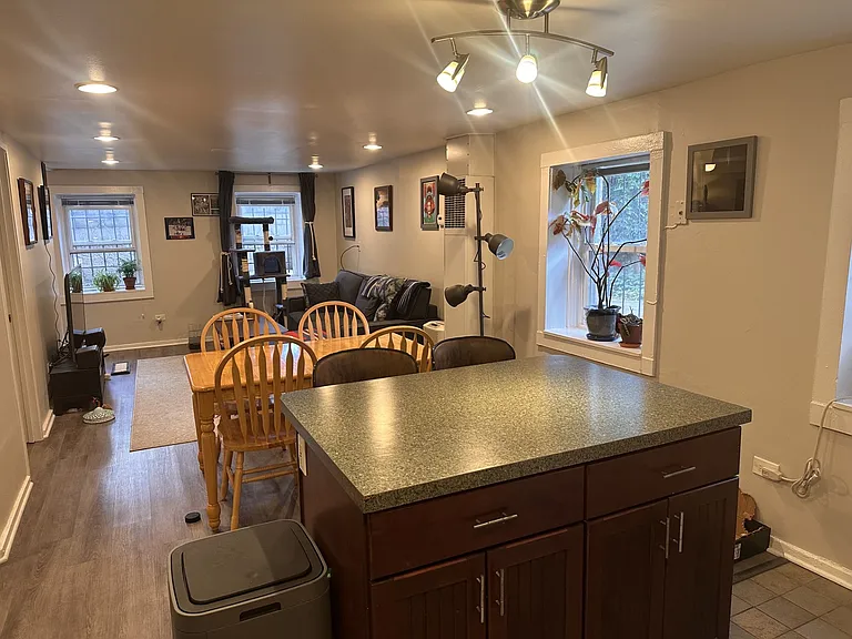 1613 W Pierce Ave #G — Photo 7