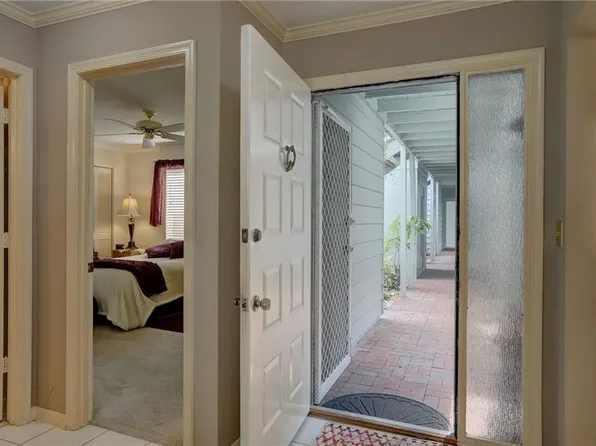 2150 Pine Creek Boulevard #104, Vero Beach, FL 32966