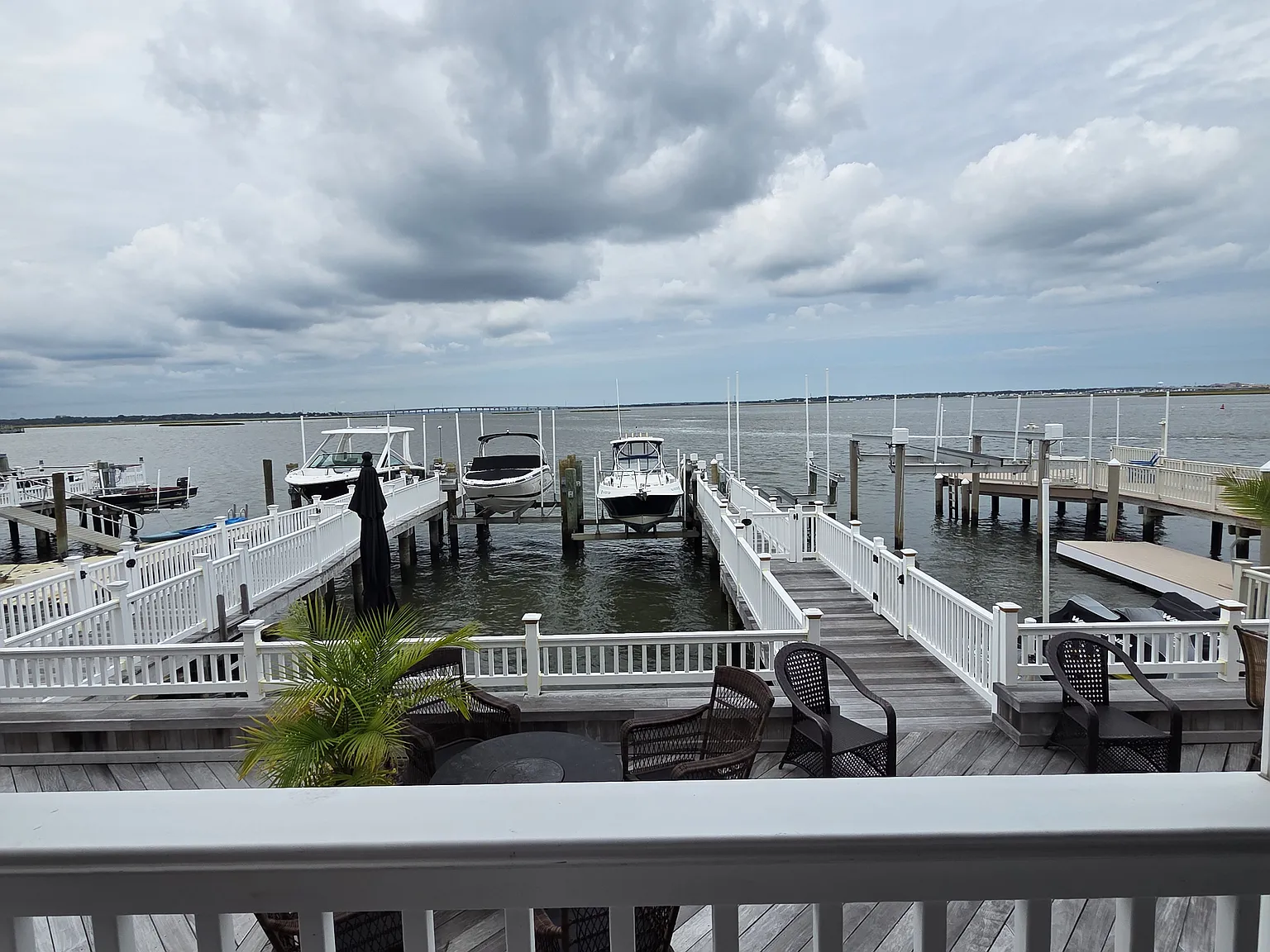 3 bed, 1214 sqft, $3,900 — Photo 1