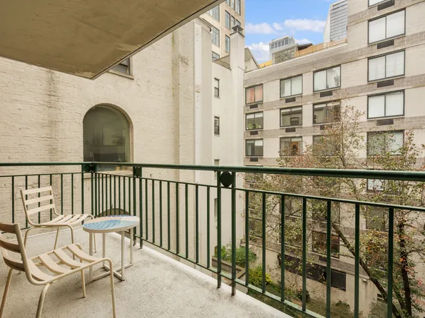 311 Greenwich Street image 6 of 6