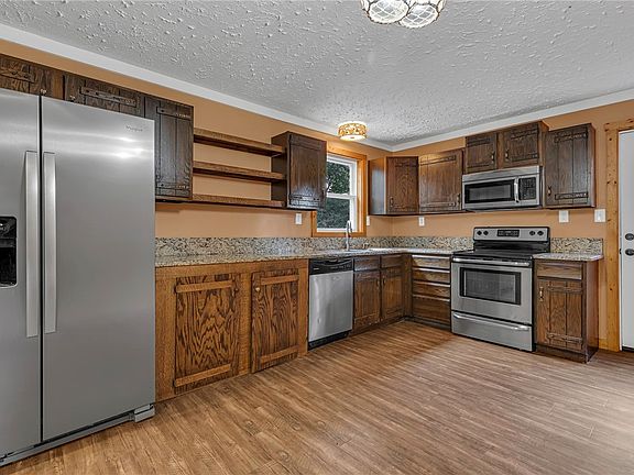 5th image of 392 Hodgson Rd