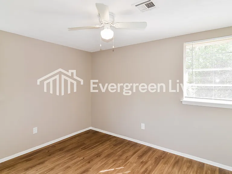 203 Juniper Ct — Photo 11