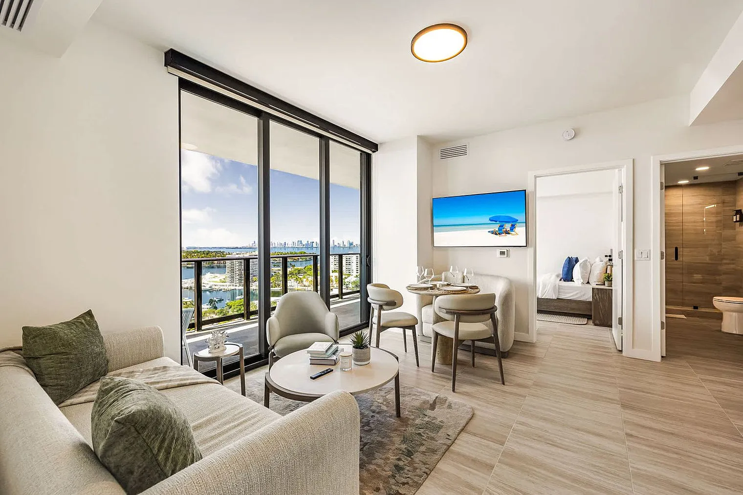 2 bed, 2.0 bath, 1076 sqft, $5,665 — Photo 3