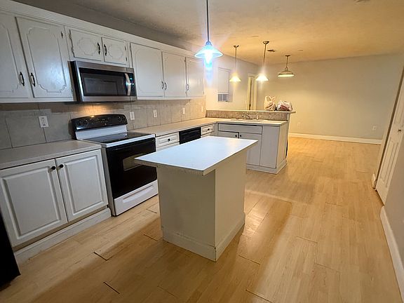 2nd image of 2638 Wren Cir Unit A