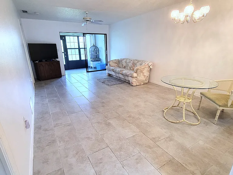 10819 Chenequa Ct — Photo 9
