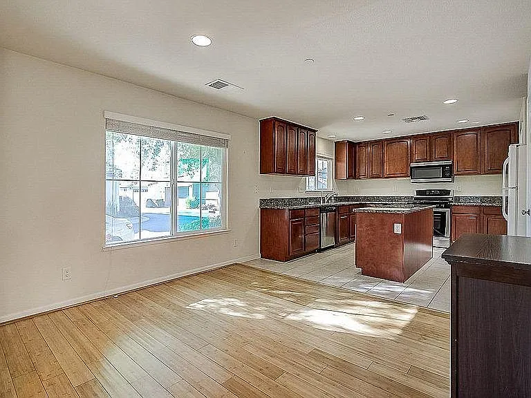 1964 Ochoa Ct — Photo 2