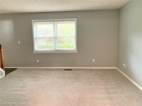 3rd image of 6258 Lindsey Ct