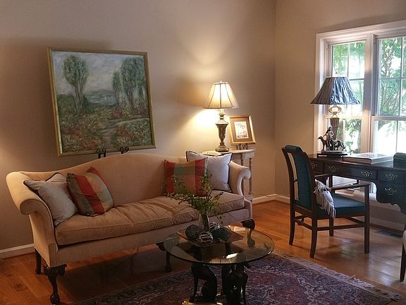 Formal Living Room/Study
