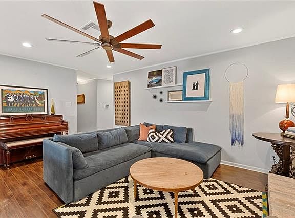 5th image of 3411 Galesburg Dr