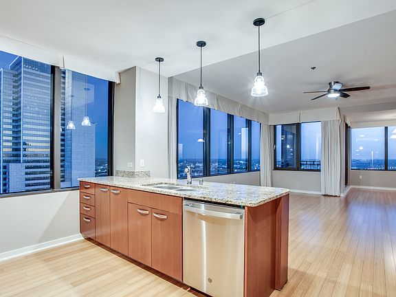 2nd image of 1200 Main St APT 2512