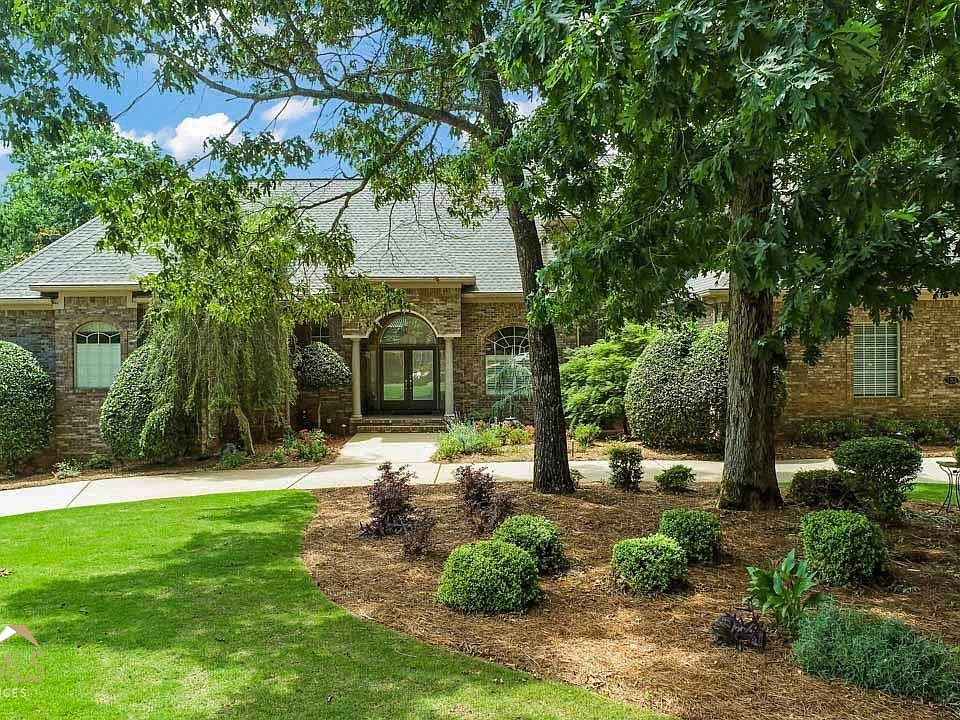 1st image of 704 Laura Ct