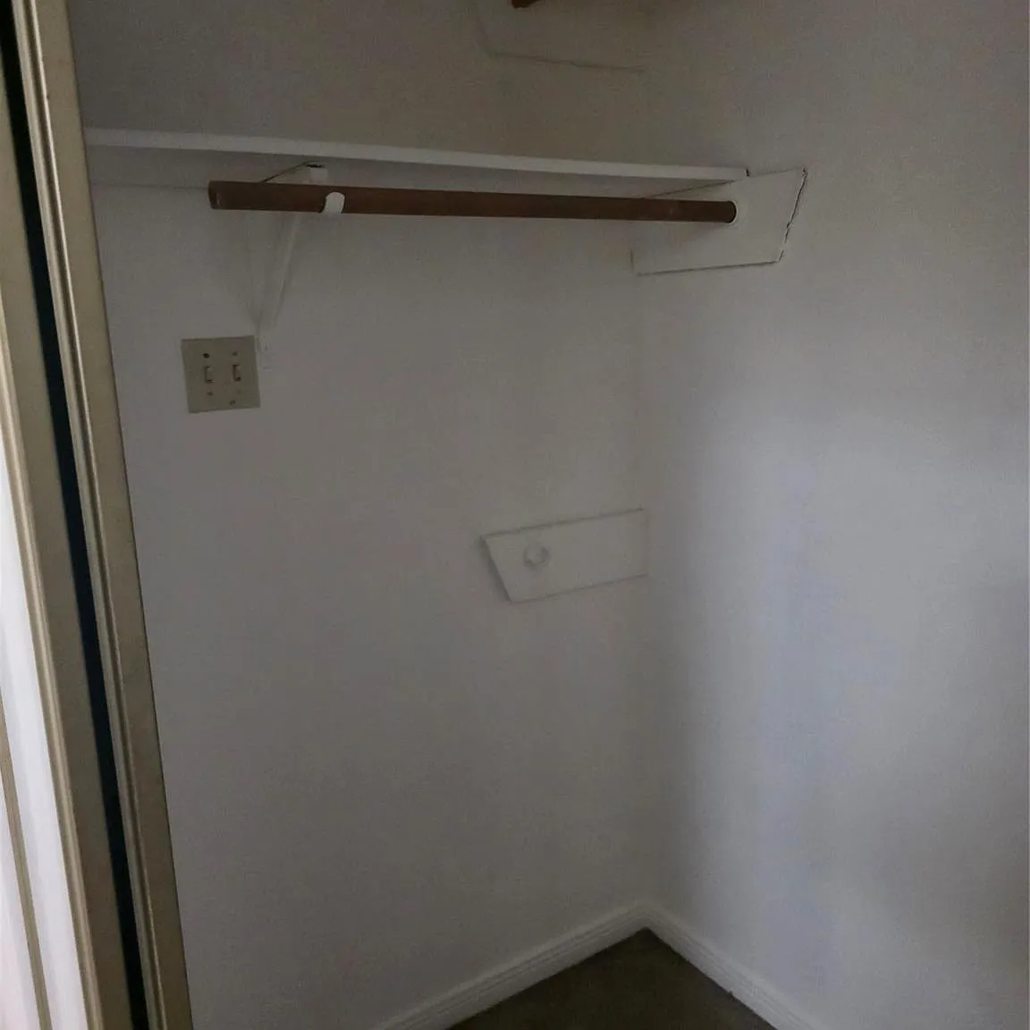 3 bed, 2.0 bath, 1862 sqft, $2,000 — Photo 3