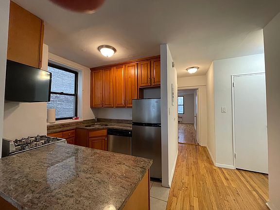 5th image of 27 E 13th St APT 3L