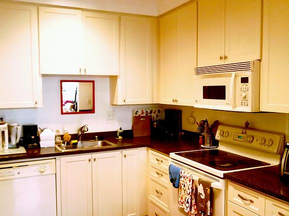 3rd image of 33 Vandewater St