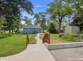 4813 Wildwood Dr, McHenry, IL 60051
