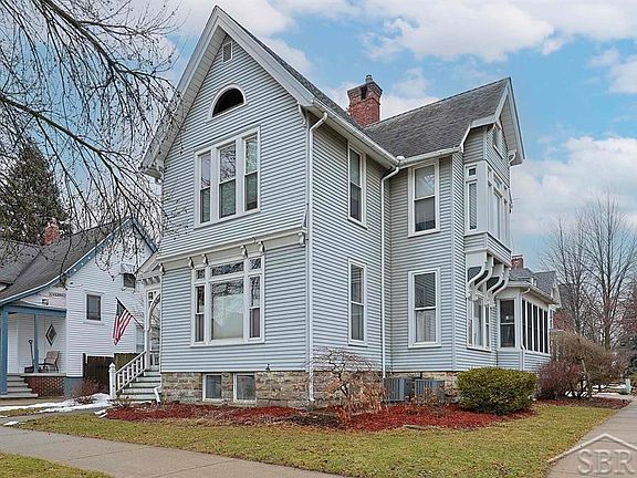 2nd image of 1600 5th St