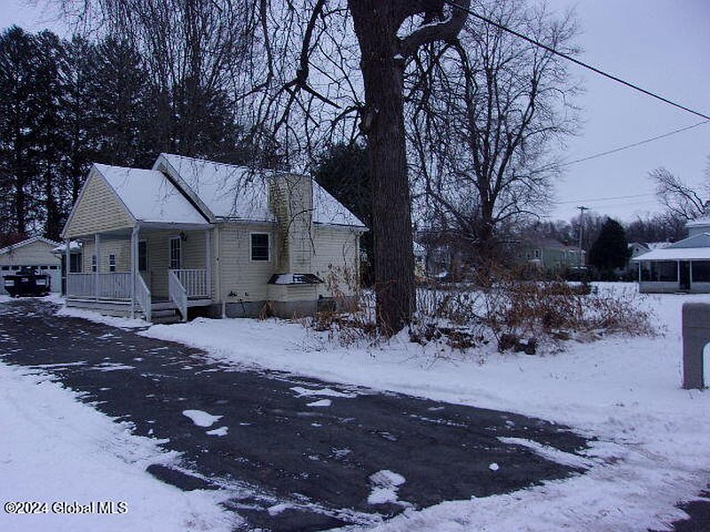 2nd image of 6 Bradley Avenue