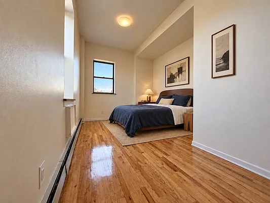 Bedroom, photo 1