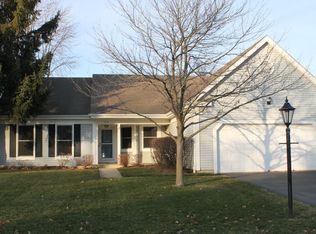 938 Manchester St, Cary, IL 60013