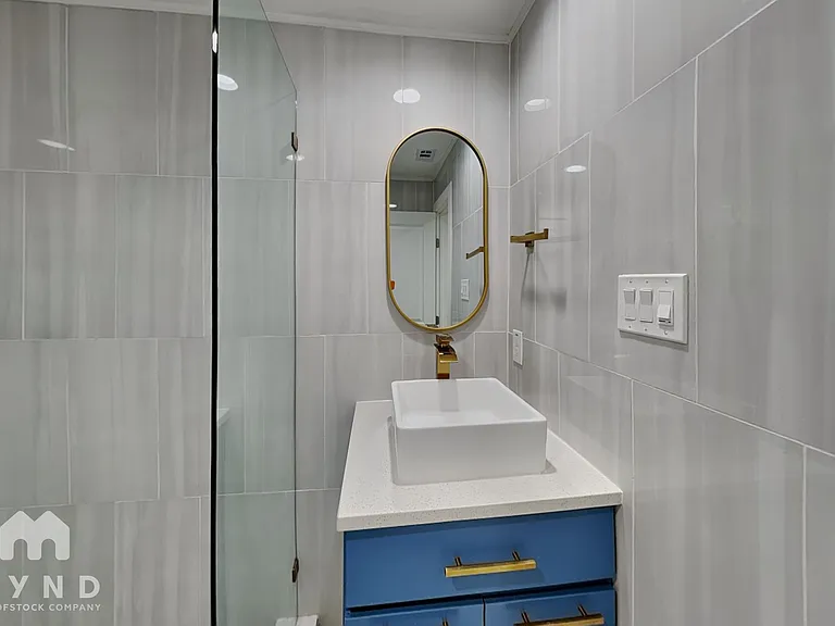 2718 Lawrence St — Photo 8