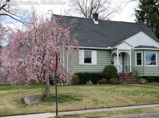 69 Grove St, Waldwick, NJ 07463