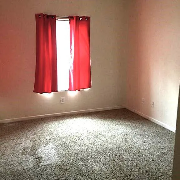 306 Bush Dr — Photo 10