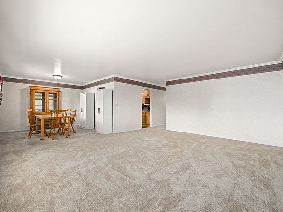 5th image of 6308 Macarthur Dr