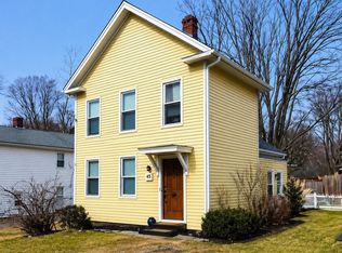 45 Maple St, Warren, MA 01083