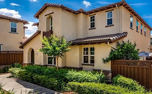 812 Blossom Rock Ln — Photo 1