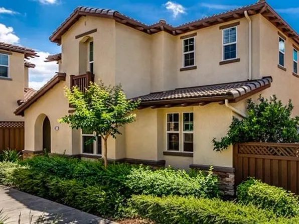 812 Blossom Rock Ln, Folsom, CA 95630
