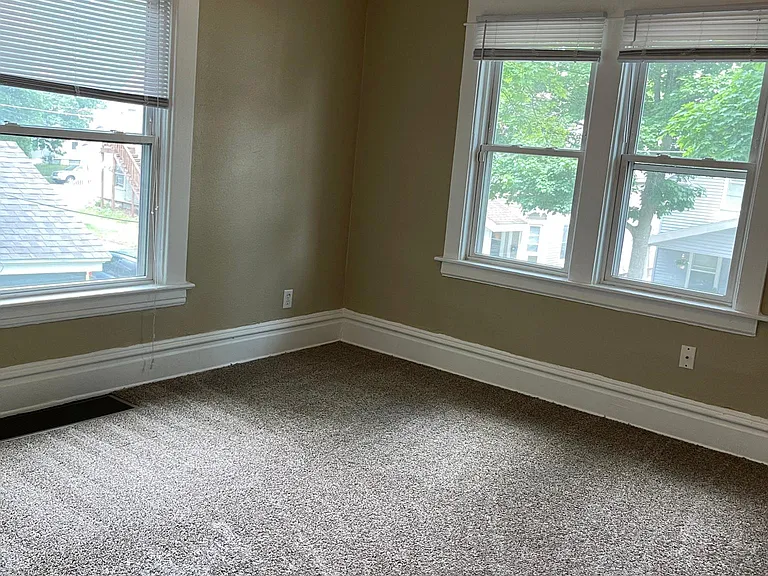 447 Barth Ave SE #2 — Photo 4
